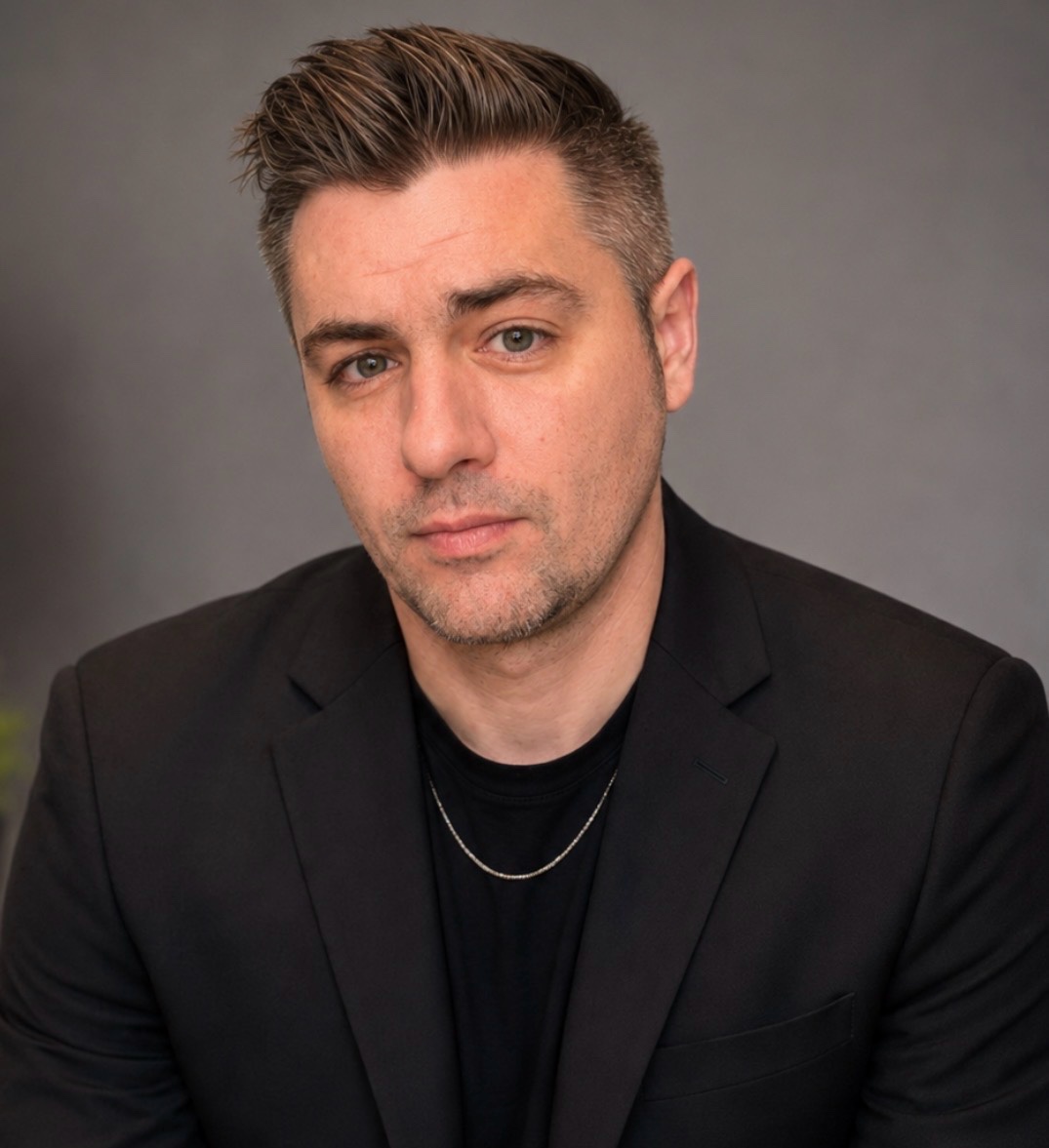 Headshot of Matthew Hars